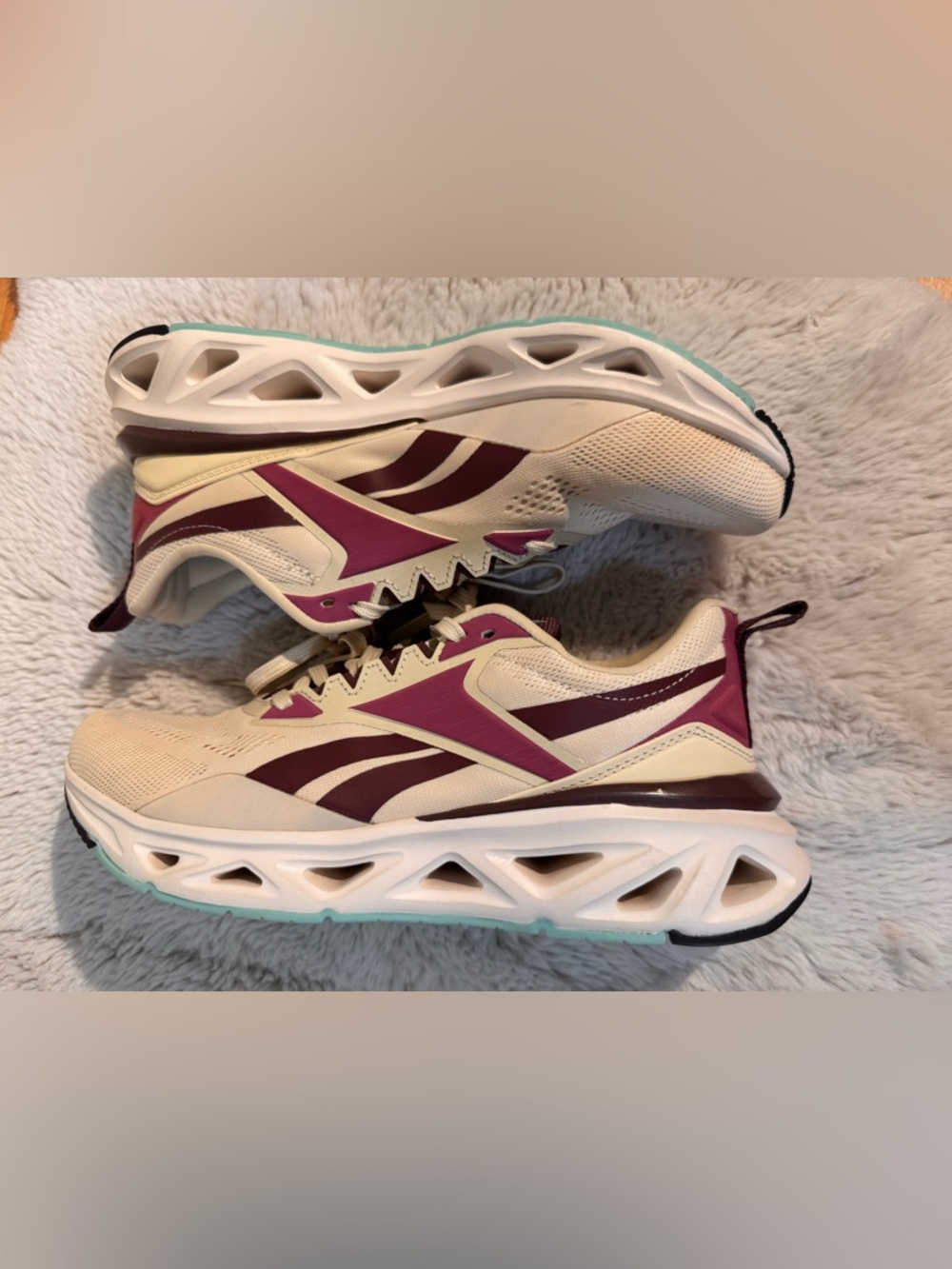 Reebok Women's Cream and pink Athletic Sneakers size 10